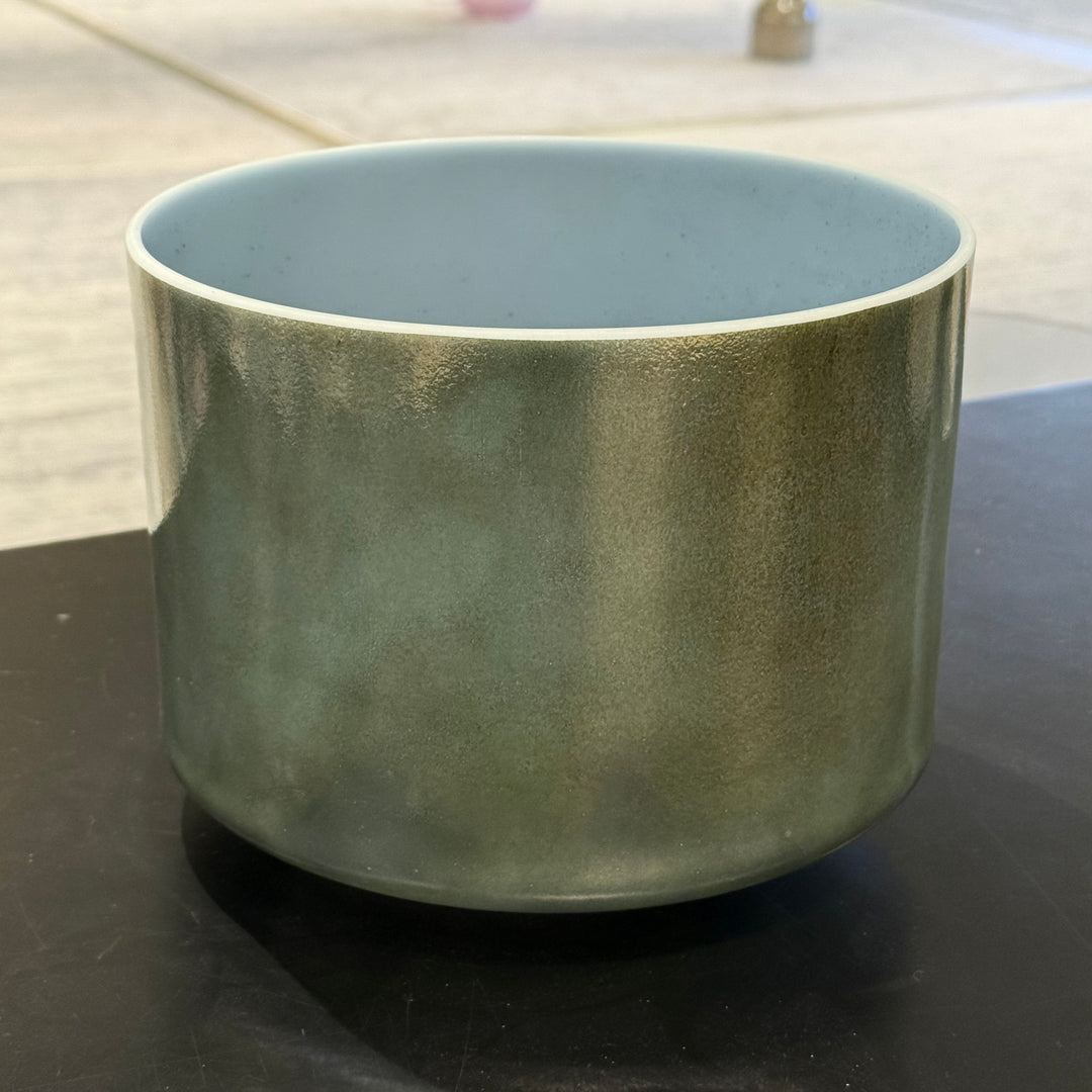 9" D-50 Mt. Shasta Serpentine, Green Heart Ocean Gold 97460 Crystal Tones®